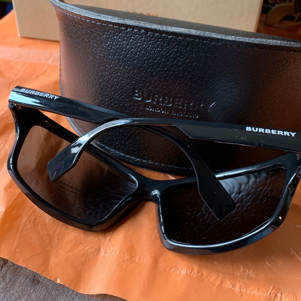 Authentic BURBERRY 66 rectangular acetate logo Sunglasses - Picture 4 of 12